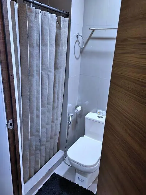 1Br Free Parking With Balcony Near Rcbc, Trident, Mmc Apartment Manila