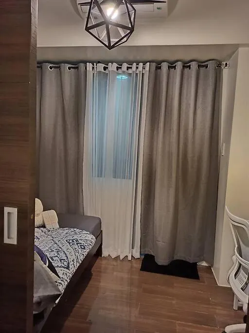 1Br Free Parking With Balcony Near Rcbc, Trident, Mmc Apartment Manila