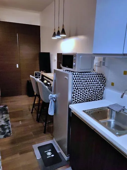 1Br Free Parking With Balcony Near Rcbc, Trident, Mmc Apartment Manila 0*,