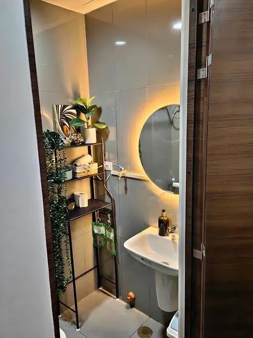 1Br Free Parking With Balcony Near Rcbc, Trident, Mmc Apartment Manila