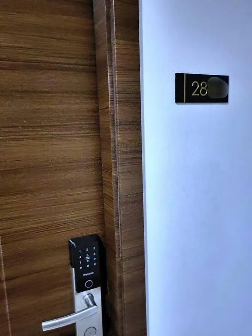 1Br Free Parking With Balcony Near Rcbc, Trident, Mmc Apartment Manila